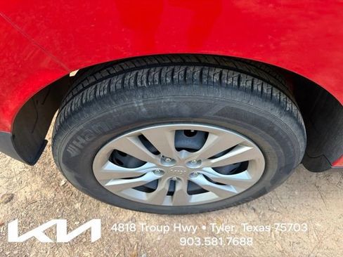 Certified 2021 Kia Soul LX FWD image 10