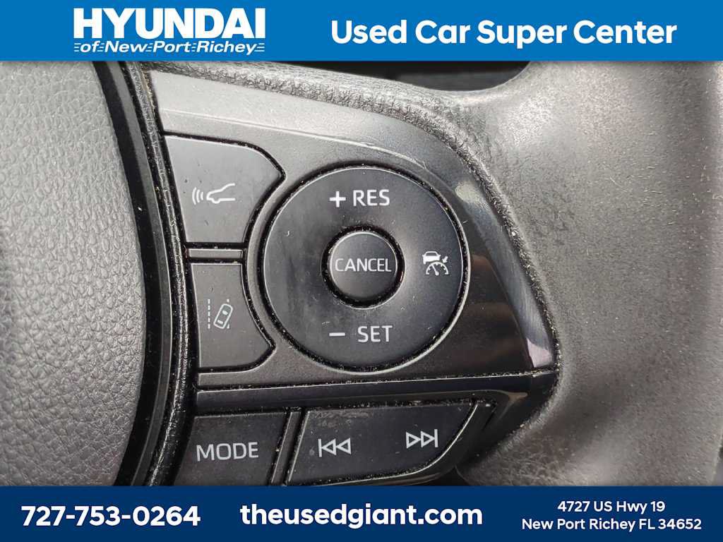 Used 2022 Toyota RAV4 LE AWD/4WD image 25