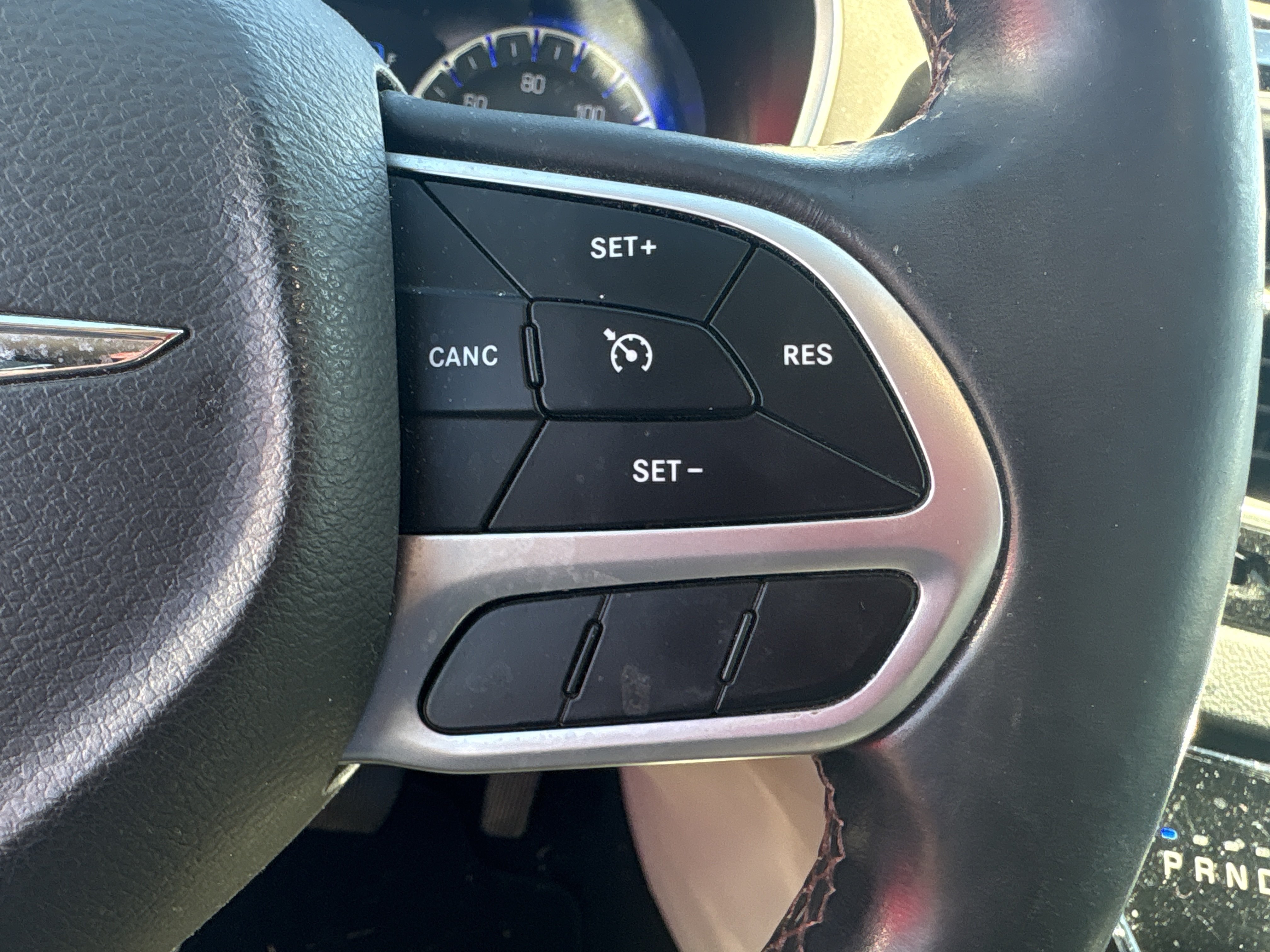Used 2017 Chrysler Pacifica Touring-L FWD image 12