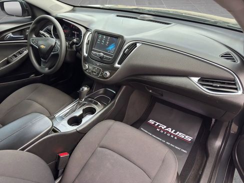 Used 2018 Chevrolet Malibu LT FWD image 18