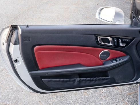 Used 2017 Mercedes-Benz SLC 300 image 12