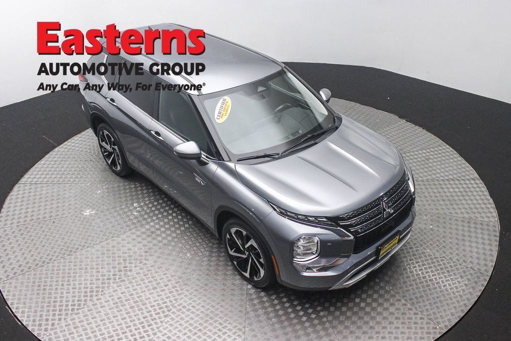 Used 2023 Mitsubishi Outlander SE AWD/4WD image 5
