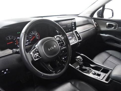 Used 2023 Kia Sorento X-Line EX image 11