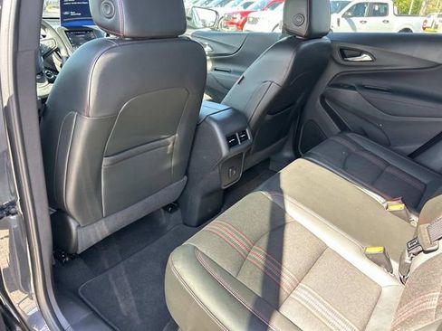 Used 2023 Chevrolet Equinox RS FWD image 19