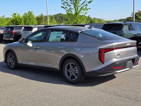 New 2026 Kia K4 LXS image 5