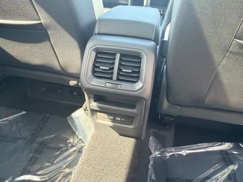New 2026 Volkswagen Taos SE AWD/4WD image 28