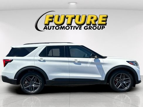 Certified 2025 Ford Explorer ST AWD/4WD image 2