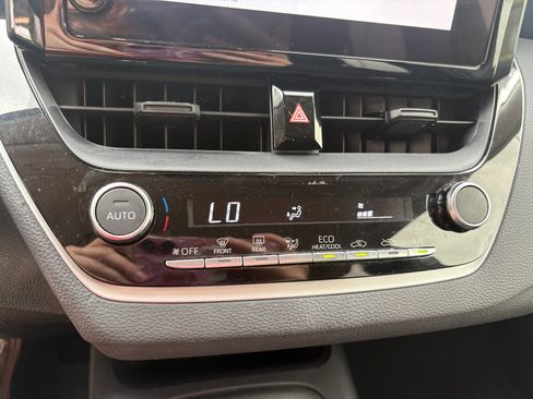 Used 2023 Toyota Corolla LE FWD image 20