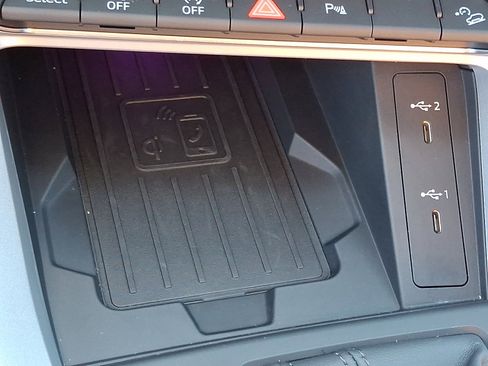 Certified 2025 Audi Q3 2.0T Premium Plus w/ Premium Plus Package image 27