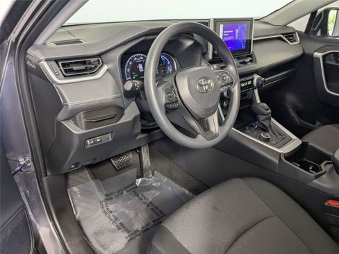 Used 2025 Toyota RAV4 XLE image 10