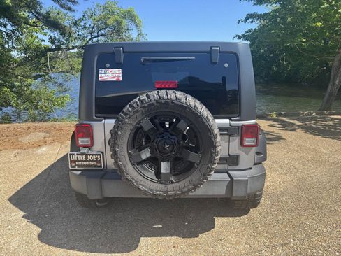 Used 2017 Jeep Wrangler Unlimited Sport w/ Quick Order Package 24S AWD/4WD image 7