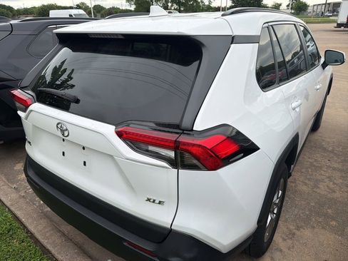 Used 2024 Toyota RAV4 XLE FWD image 5