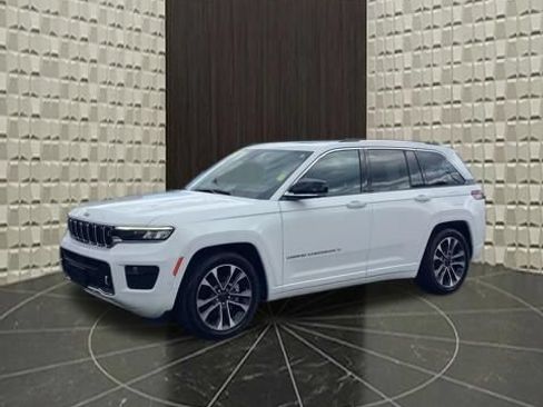 Certified 2023 Jeep Grand Cherokee Overland w/ Adv Protech Group III AWD/4WD image 4
