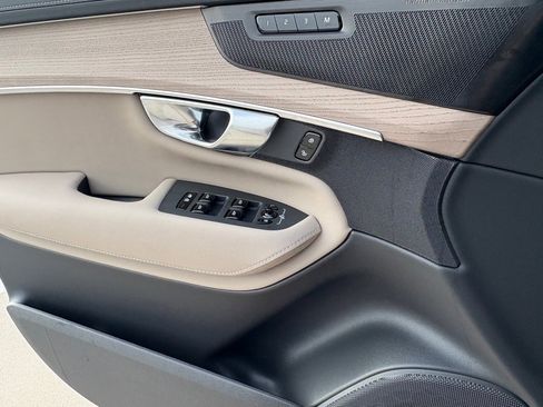 New 2026 Volvo XC90 B6 Plus w/ Protection Package Premier image 16