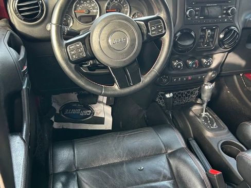 Used 2012 Jeep Wrangler Unlimited Sahara image 5