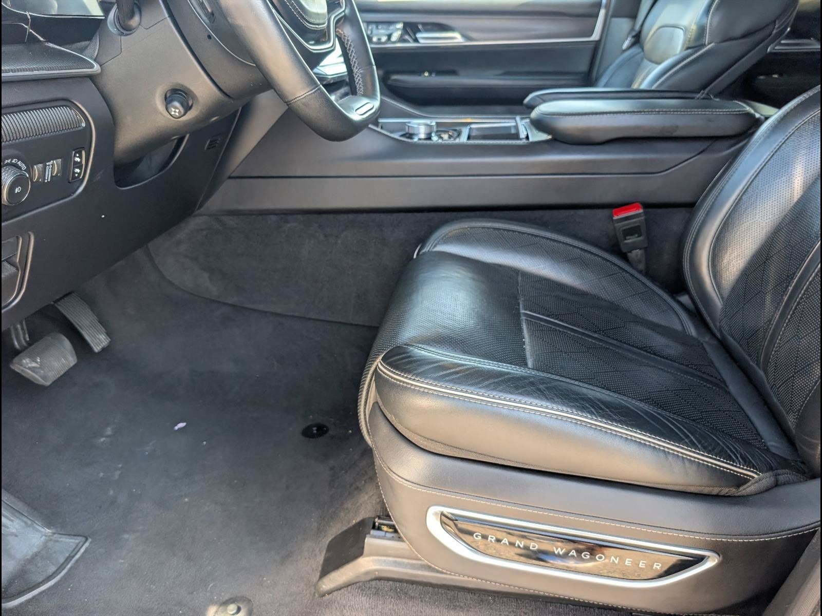 Used 2024 Jeep Grand Wagoneer L Series II AWD/4WD image 11