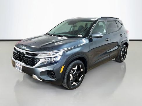 Certified 2025 Kia Seltos S image 3