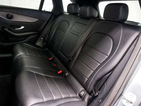 Used 2018 Mercedes-Benz GLC 300 4MATIC w/ Premium Package image 8