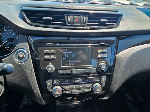 Used 2017 Nissan Rogue Sport SV FWD image 18
