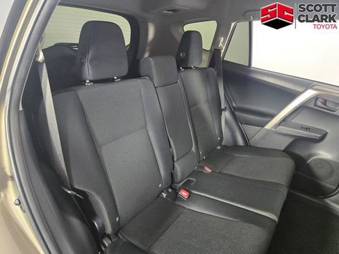 Used 2014 Toyota RAV4 LE FWD image 16