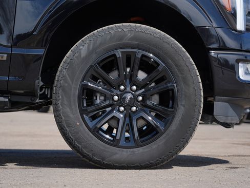 Used 2025 Ford F150 Platinum image 15