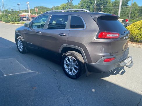 Used 2014 Jeep Cherokee Latitude w/ Trailer Tow Group FWD image 4