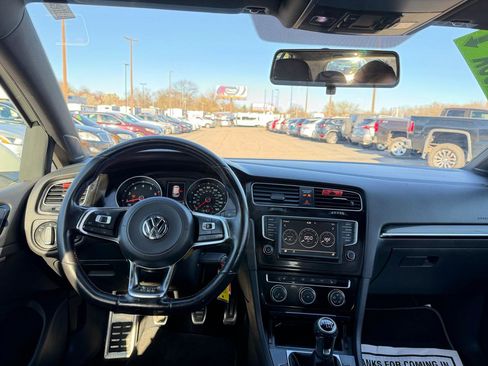 Used 2017 Volkswagen Golf 4-Door image 22