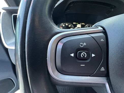 Used 2019 Volvo XC60 T5 Momentum w/ Multimedia Package FWD image 30