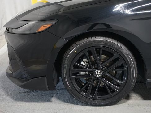 Certified 2025 Toyota Camry SE image 5