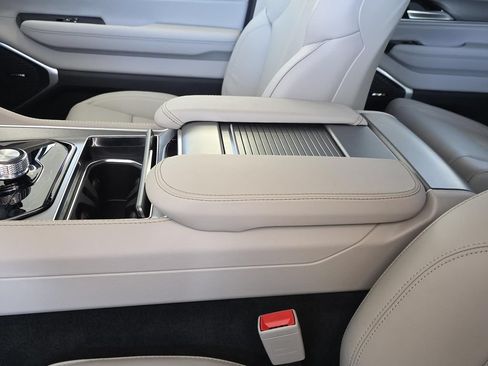 New 2026 Jeep Grand Wagoneer 2WD w/ Premium Group I image 9