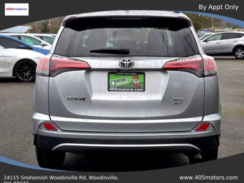 Used 2018 Toyota RAV4 XLE image 6