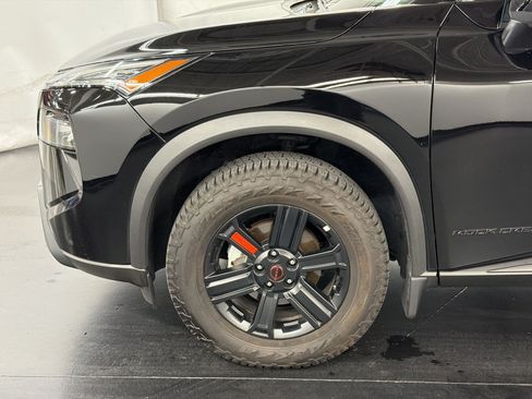 Used 2025 Nissan Rogue SV AWD/4WD image 13