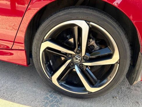 Used 2018 Honda Accord Sport image 12