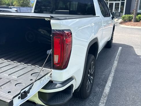 Used 2021 GMC Sierra 1500 AT4 w/ AT4 Value Package AWD/4WD image 8