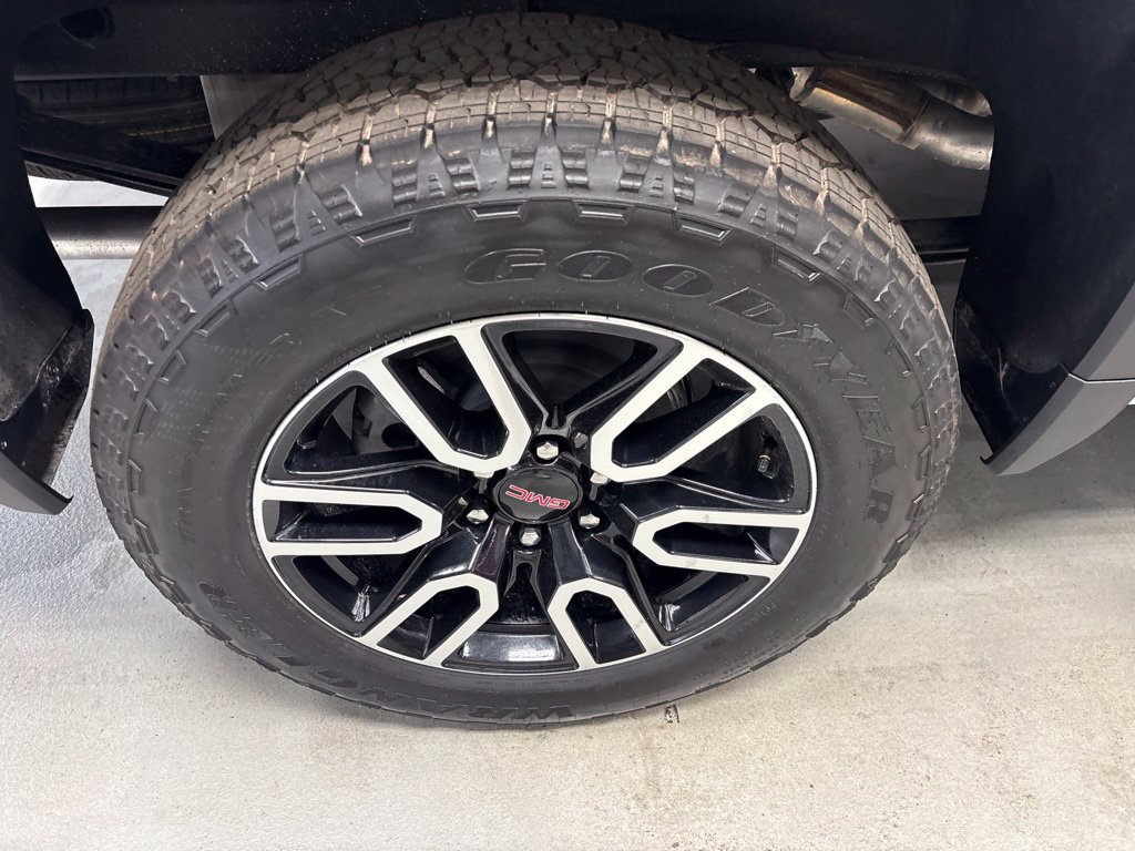New 2026 GMC Sierra 1500 AT4 w/ AT4 Premium Package AWD/4WD image 3