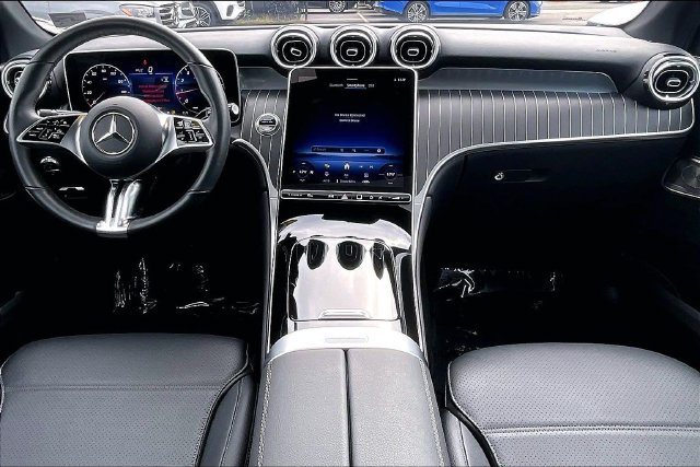 Used 2026 Mercedes-Benz GLC 300 4MATIC image 12