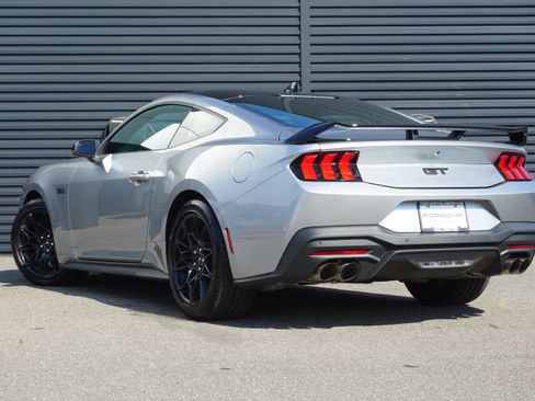 Used 2024 Ford Mustang GT Premium w/ GT Performance Package RWD image 3