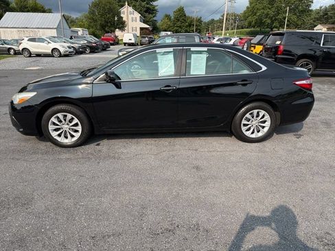 Used 2017 Toyota Camry LE FWD image 2