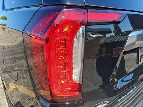 Certified 2021 GMC Yukon Denali w/ Denali Premium Package AWD/4WD image 41