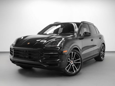New 2026 Porsche Cayenne S image 6