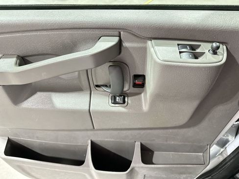 Used 2024 GMC Savana 2500 w/ Driver Convenience Package image 15