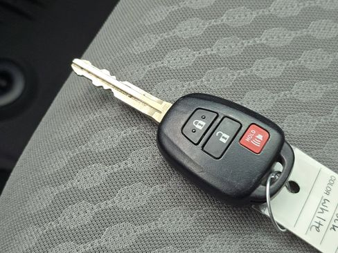 Used 2023 Toyota Tacoma SR image 31