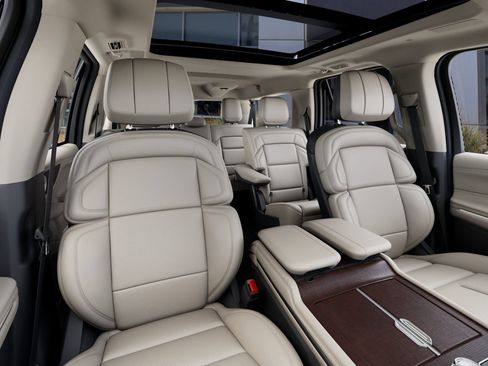 New 2027 Lincoln Navigator L Reserve AWD/4WD image 10