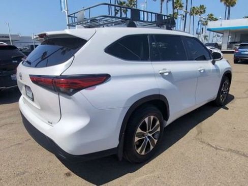 Used 2023 Toyota Highlander XLE image 8