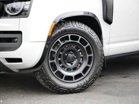 New 2026 Land Rover Defender 110 OCTA AWD/4WD image 2