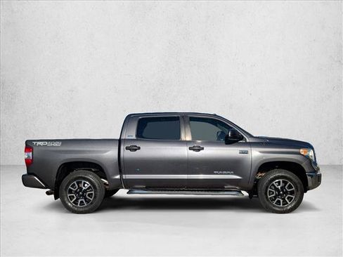 Used 2017 Toyota Tundra SR5 image 4