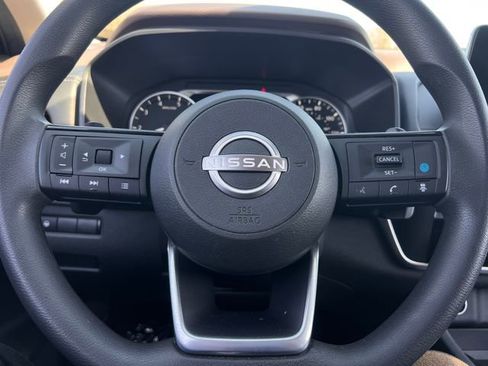 Used 2023 Nissan Rogue SV image 21