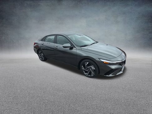 New 2025 Hyundai Elantra Limited image 26
