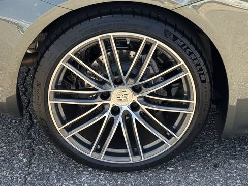 Used 2022 Porsche 718 Cayman w/ Premium Package RWD image 15