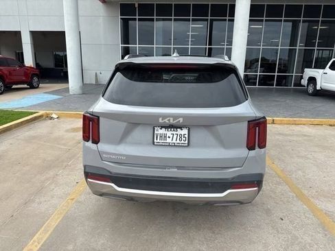 Used 2024 Kia Sorento SX FWD image 7